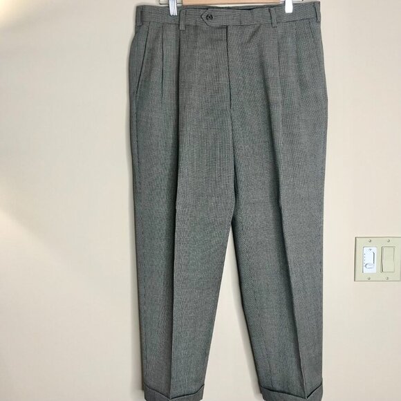 Hart Schaffner Marx Men's Two Piece Suit, Size 38 Short - Picture 2 of 12